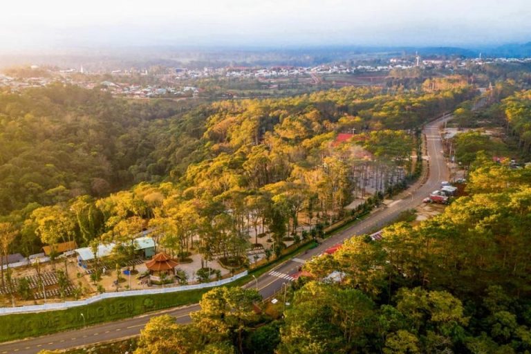 Măng Đen cách Đà Nẵng bao nhiêu km