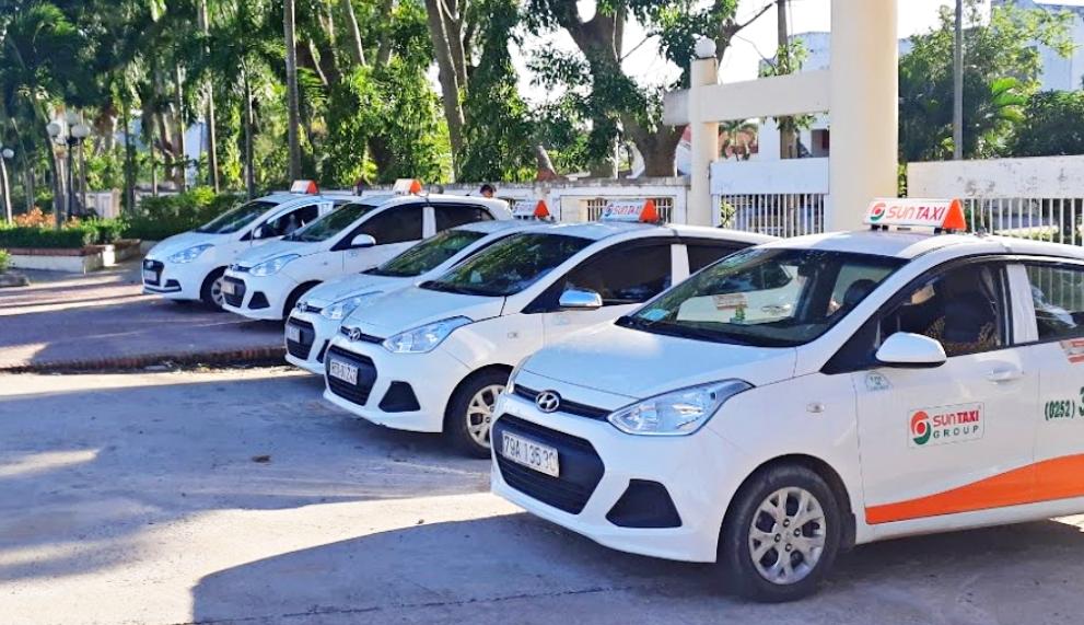 Di chuyển bằng taxi nhanh chóng, tiện lợi