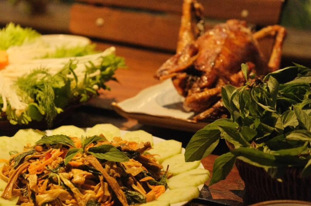 Và đặc biệt không thể thiếu món gà nướng