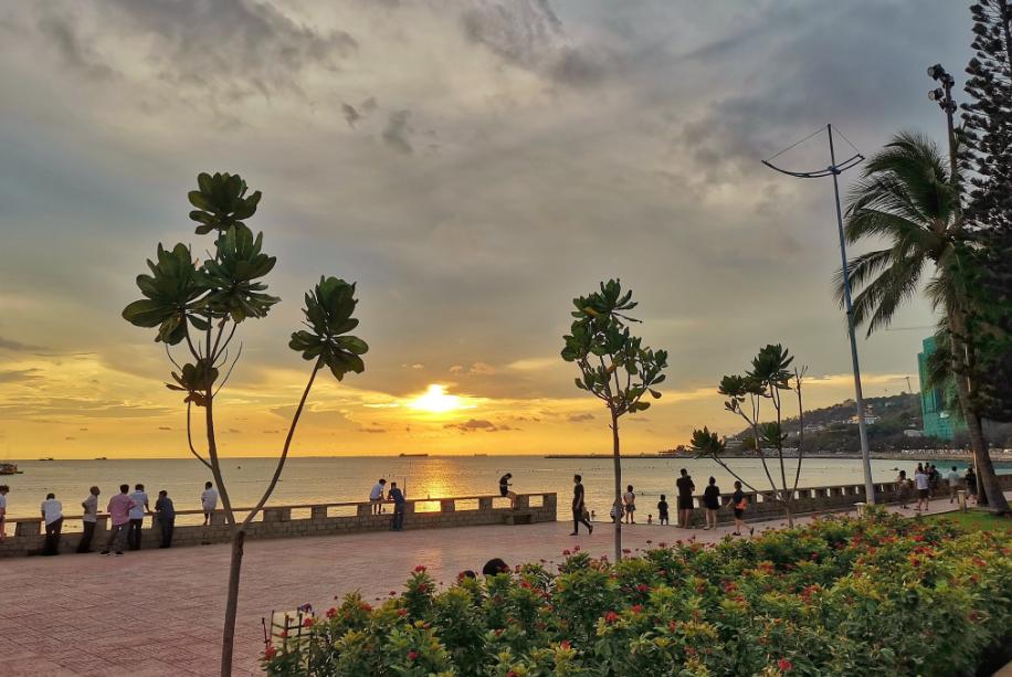 Đi dạo Công viên Bãi Trước