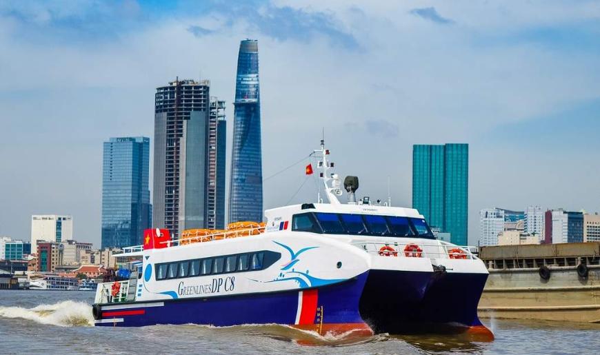 Di chuyển bằng tàu cao tốc
