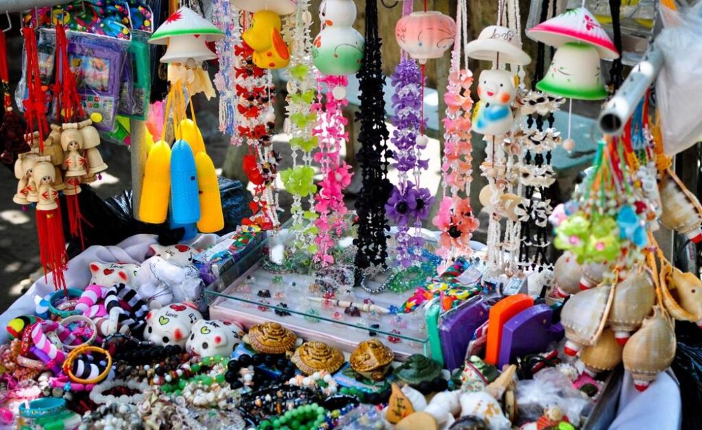 Các quầy hàng lưu niệm