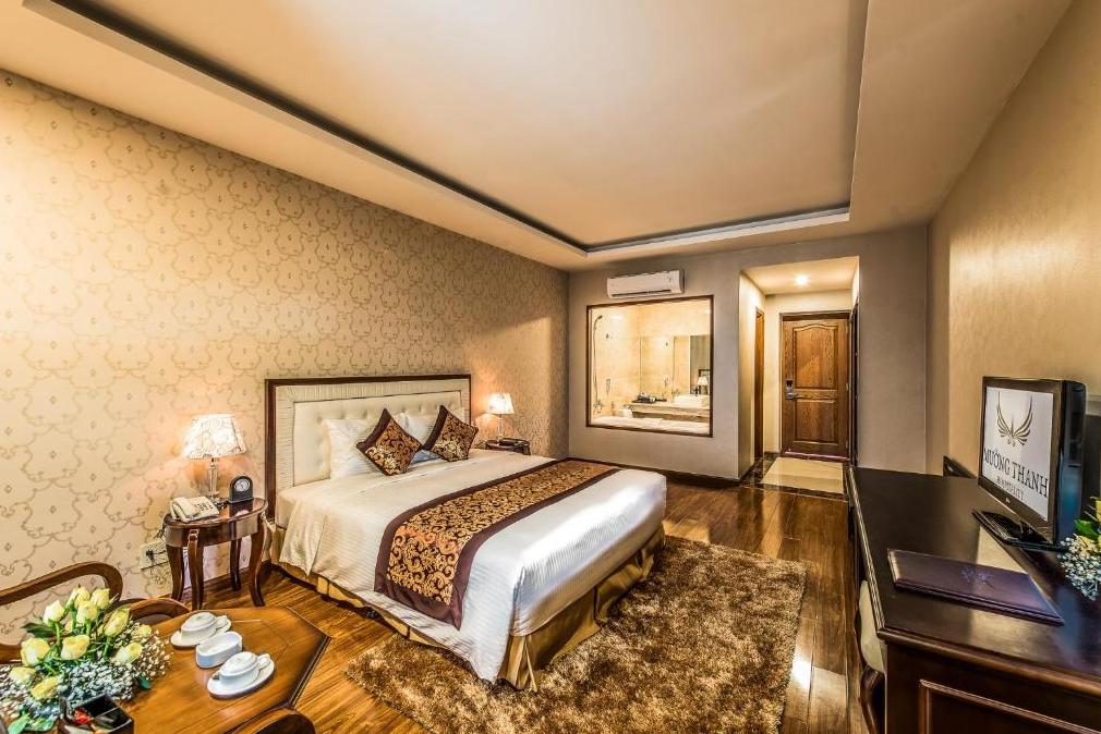 Phòng ngủ thiết kế hiện đại, view biển