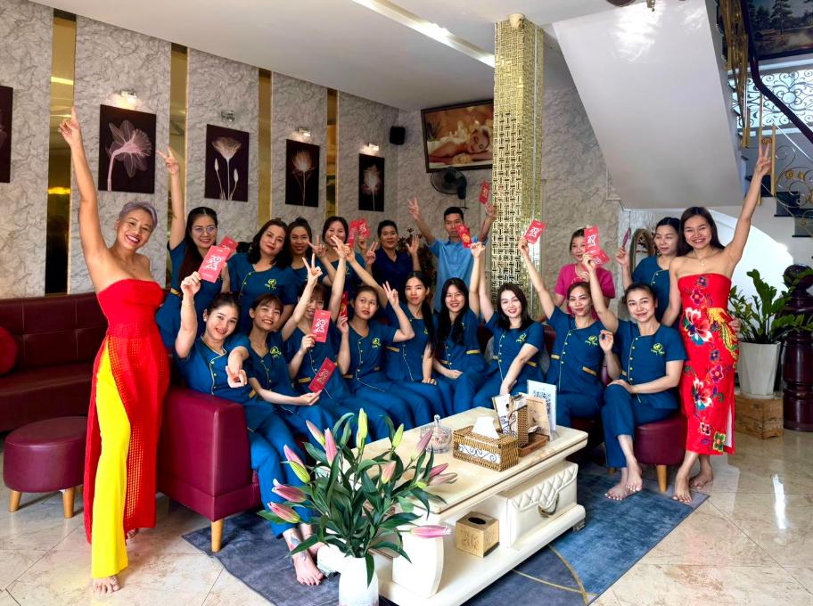 Đội ngũ tay nghề cao tại Mây Spa