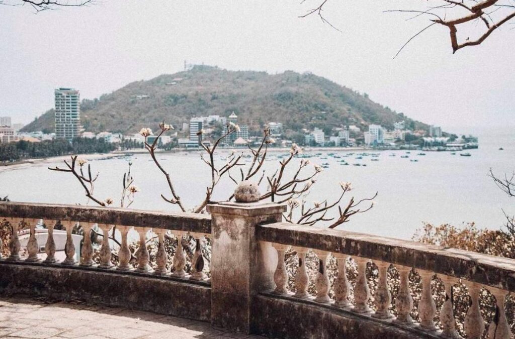 Đài vọng cảnh với khung cảnh nên thơ, trữ tình