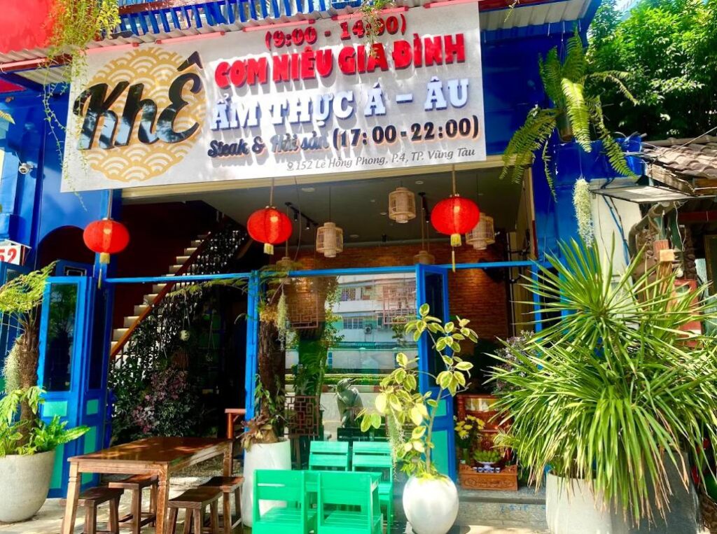 Quán cơm niêu Khê