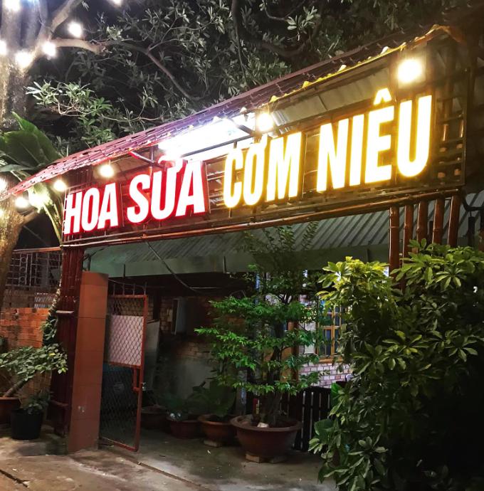 Cơm niêu Hoa Sữa