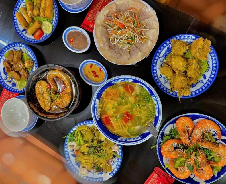 Cơm niêu Rau Tập Tàng