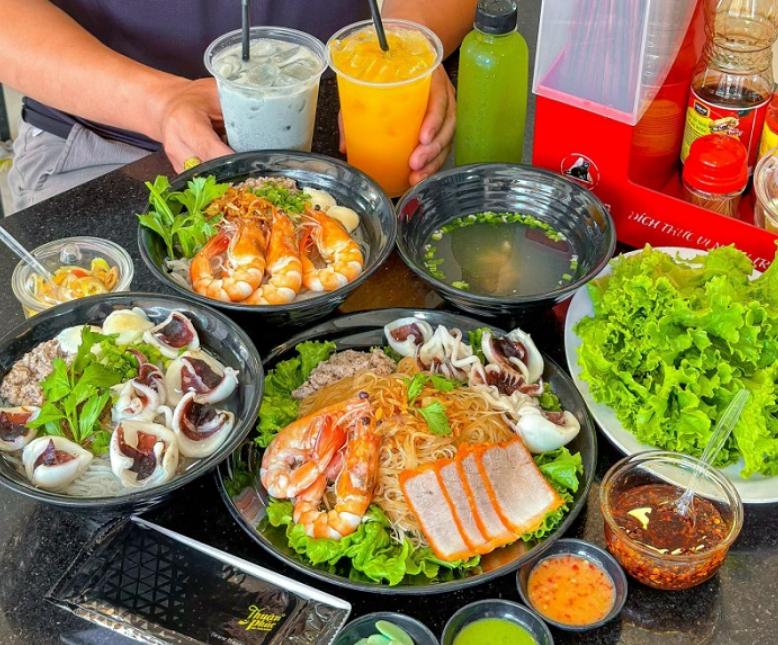 Hủ tiếu mực Quán 19