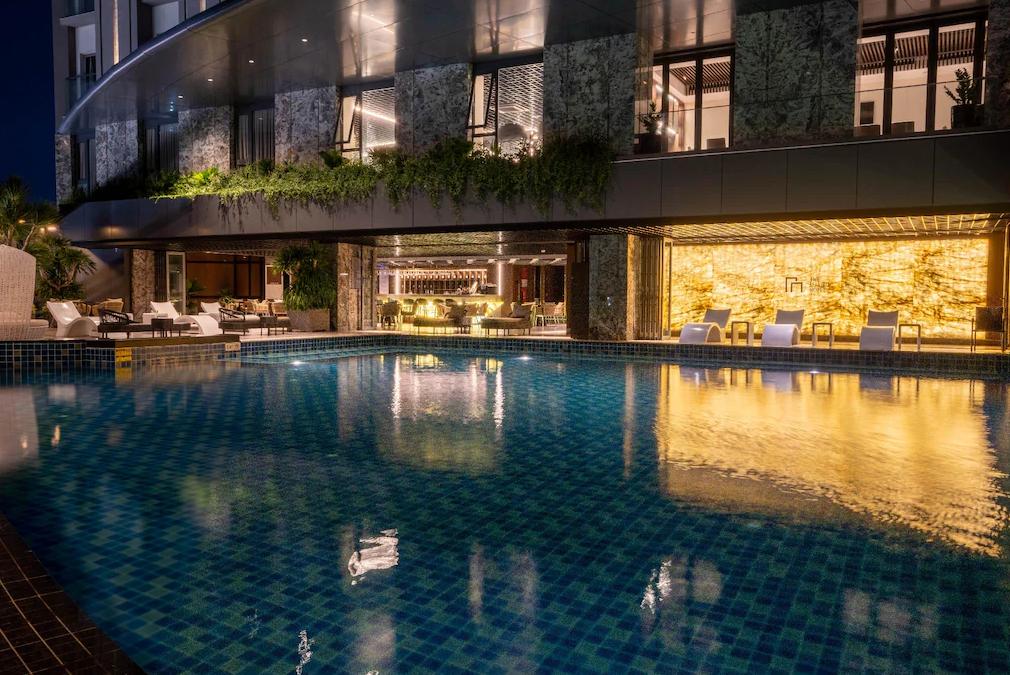 Hồ bơi tại khách sạn Malibu Vũng Tàu