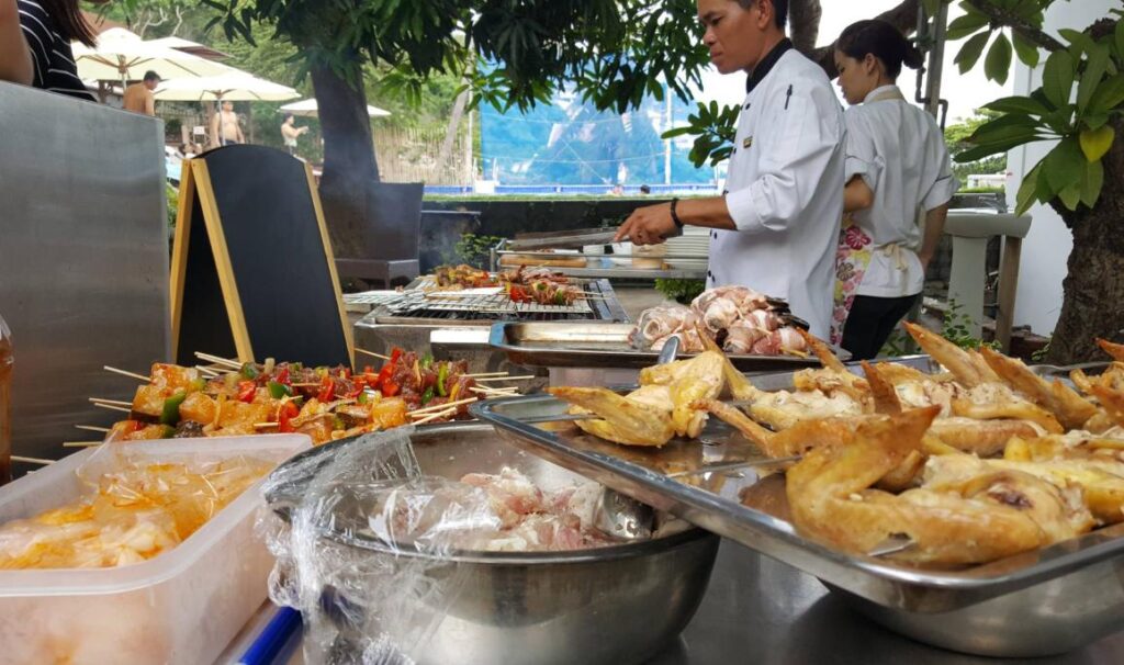 Đầu bếp tài ba chuyên phục vụ các món Á - Âu
