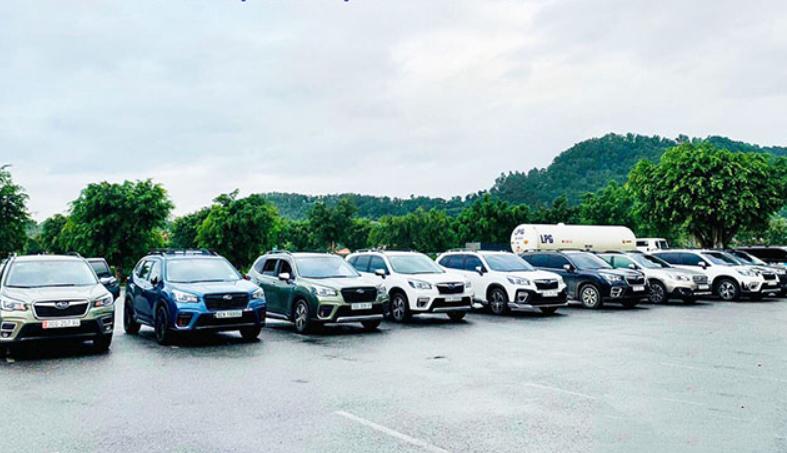 Di chuyển bằng xe dịch vụ rất thoải mái và tiện lợi