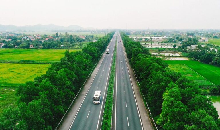 Ninh Bình cách Thanh Hoá bao nhiêu km