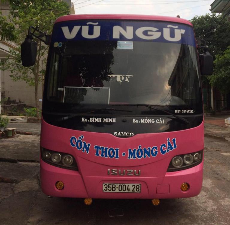 Xe khách là phương án an toàn và tiện nghi