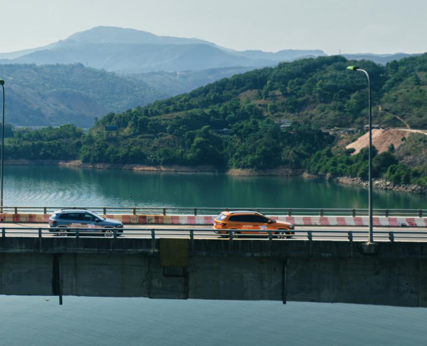 Di chuyển bằng ô tô riêng giúp bạn tự chủ thời gian