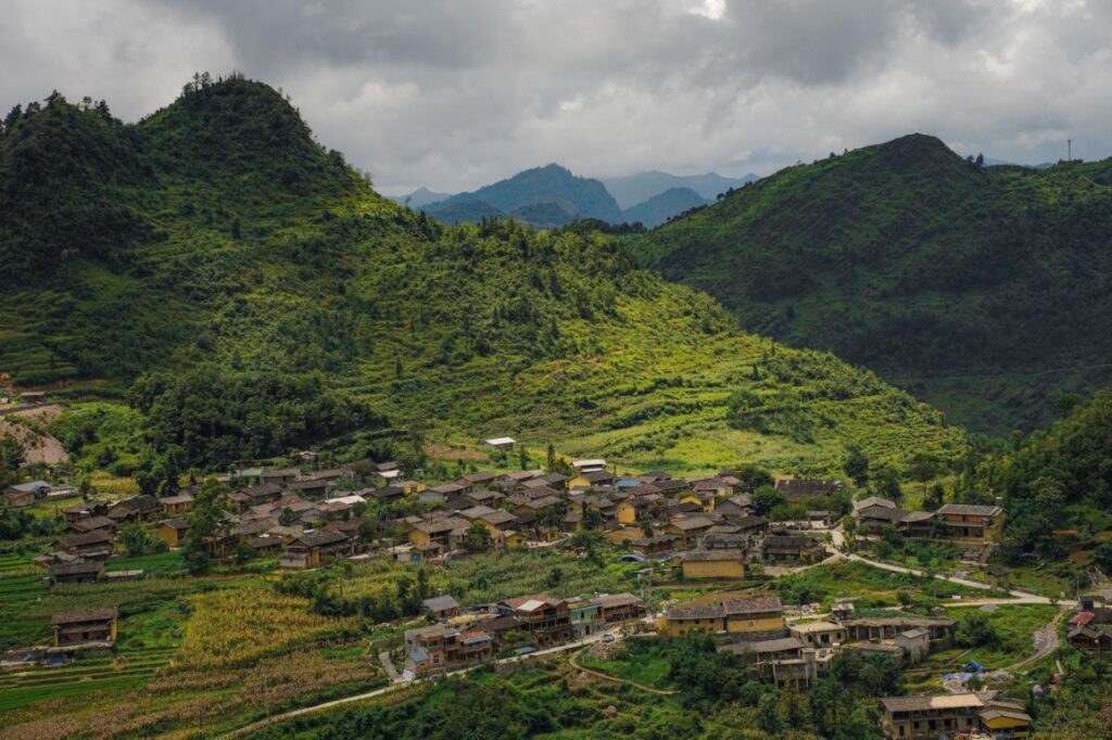 Khám phá văn hóa tại làng Lô Lô