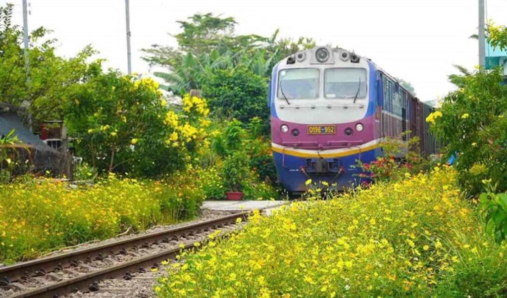 Di chuyển bằng tàu hỏa