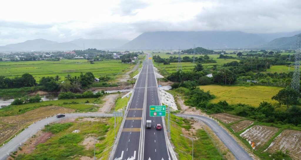 Tuyến đường từ TPHCM đi Nha Trang rất dễ đi