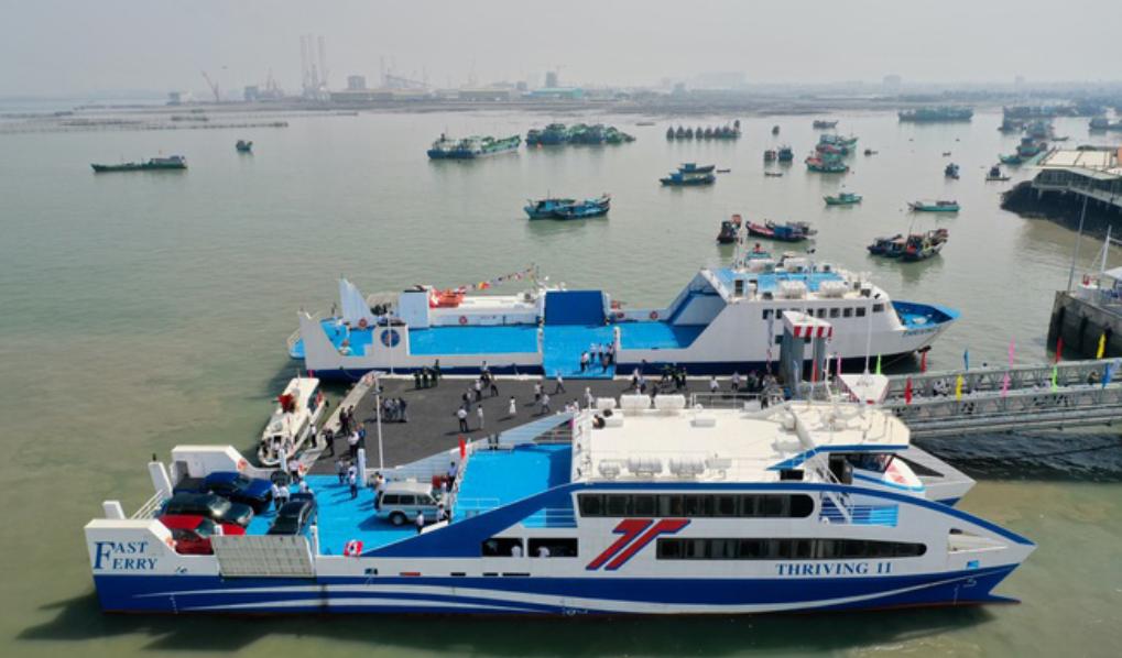 Di chuyển nhanh chóng bằng xe cá nhân qua phà Cần Giờ