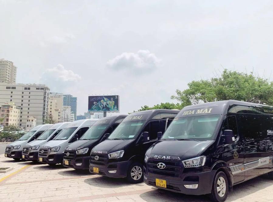 Di chuyển bằng xe khách nhanh chóng, nhiều chuyến trong ngày